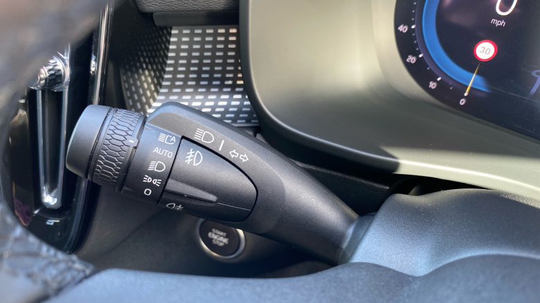 Volvo XC40 2.0 B4P Plus Dark 5dr Auto Petrol Estate